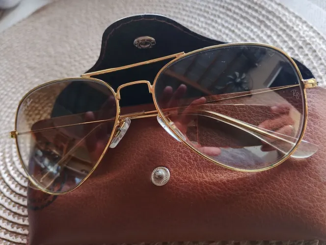 Óculos Ray Ban e cx leia o descrição 