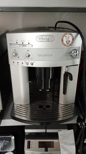 Máquina de café delonghi