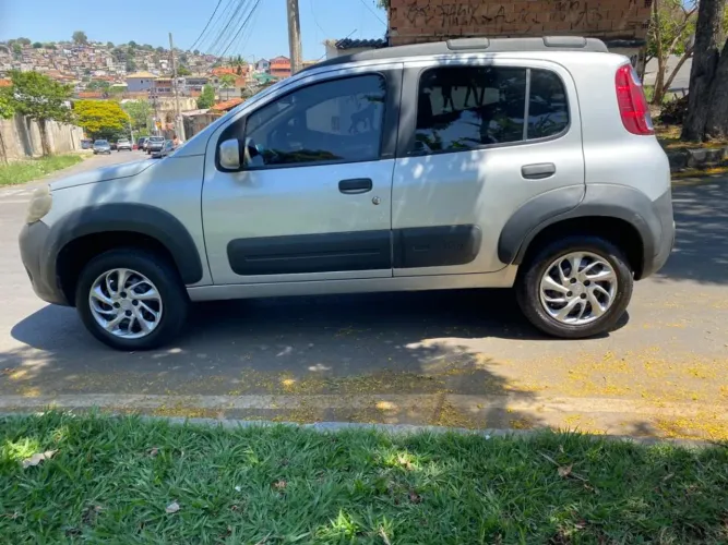 Fiat Uno Mille Celeb. WAY Econ. 1.0 F.flex 4P 2012