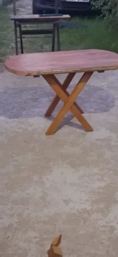 Mesa de centro em madeira