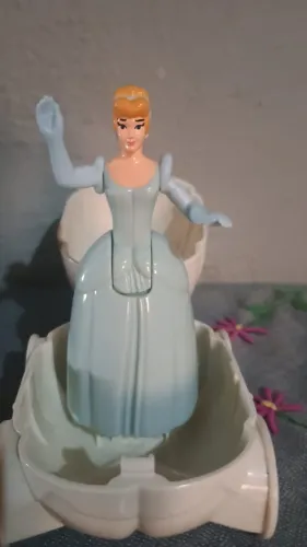 Boneca Princesa Cinderela com Carruagem Disney McDonald's antigo