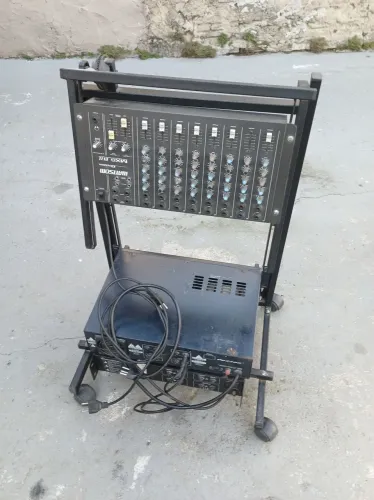 Mesa de som, amplificador, caixa passiva