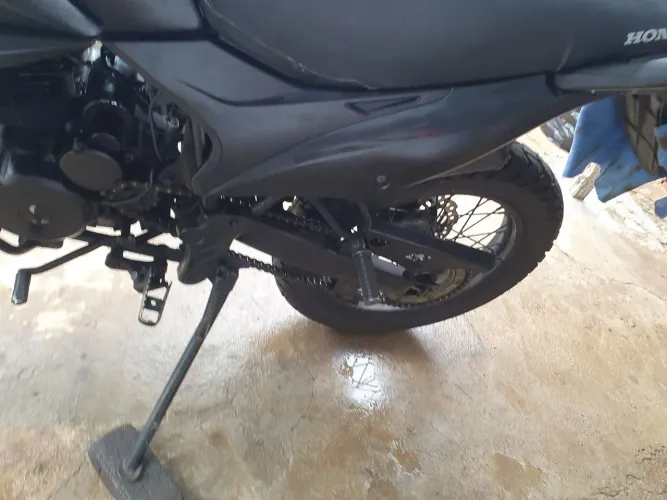 Venho ou troco por outra moto quero 6mil