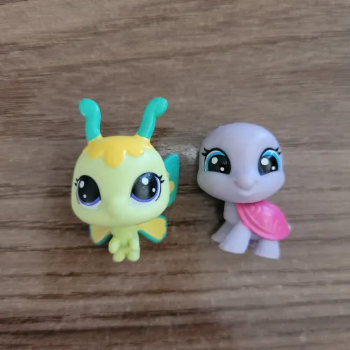 Lote com 2 miniaturas Littlest Pet Shop - Hasbro
