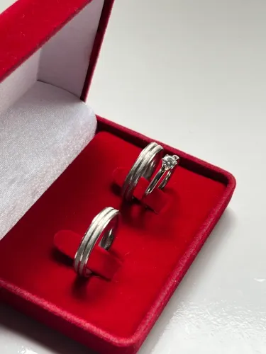 Par de Alianças Prata Fosca 4mm + Anel Solitário. Compromisso, Namoro - Promoção!
