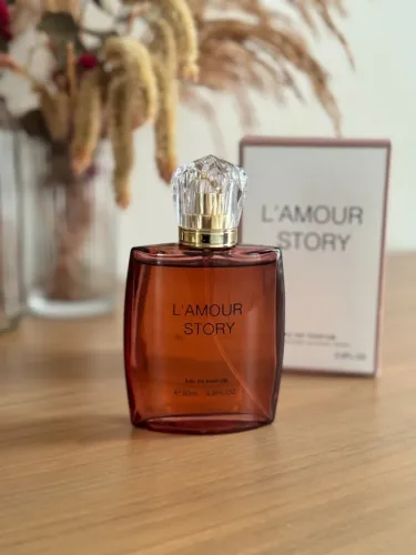 L'amour Story da Dear Body feminino floral frutado dupe La Vie Est Belle da Lancôme