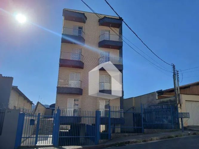 Apartamento com 3 dormitórios para alugar, 130 m² por R$ 1.760,00/mês - Jardim Quisisana -