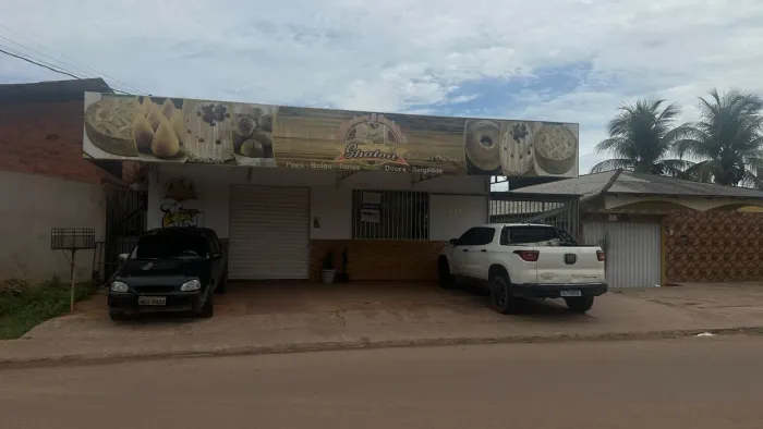 Investimento!! Ponto comercial com casa