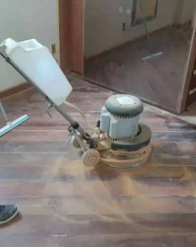 Limpeza tratamento pisos