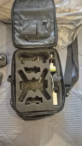 Drone SPARK DJI com duas baterias, hélices adicinais,e protetor de hélices
