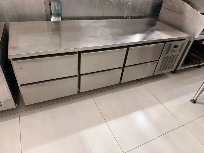 Balcão Refrigerado baixo 1.88x70X65 6 gavetas macom 