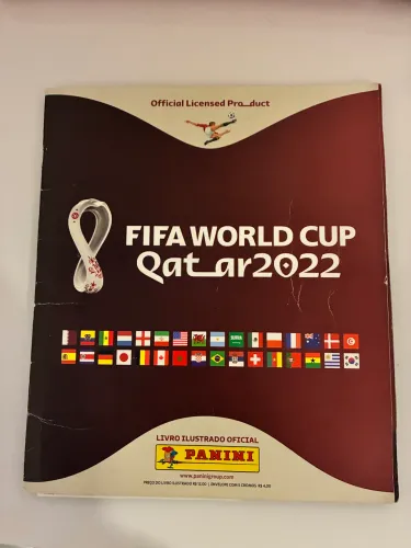 Album 2022 - quase completo ( falta 40 figurinhas)