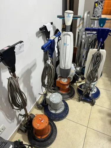 Vendo enceradeiras profissionais