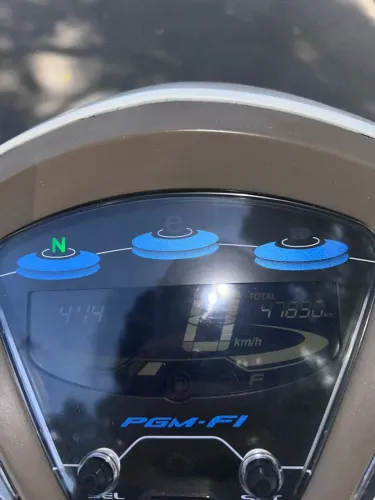 Vende-se BIZ Branco Pérola com Caramelo