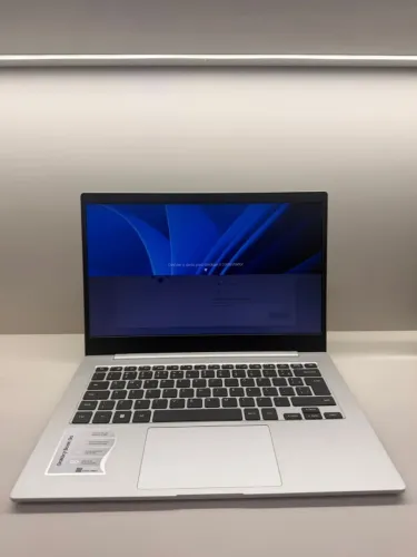 Notebook Samsung Galaxy Book Go Ideal para estudos, internet e tarefas do dia a dia.