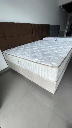 Cama Queen sealy linha Premium