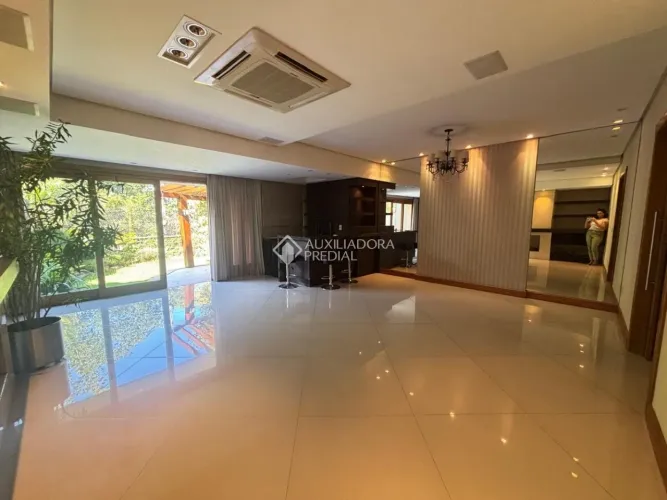 Casa em Condomínio com 319 m² no Três Figueiras - Conforto e Exclusividade