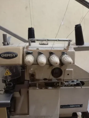 Overlock 4 fios, perfeita condição