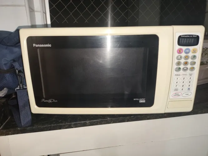 Microondas 30 litros Panasonic usado