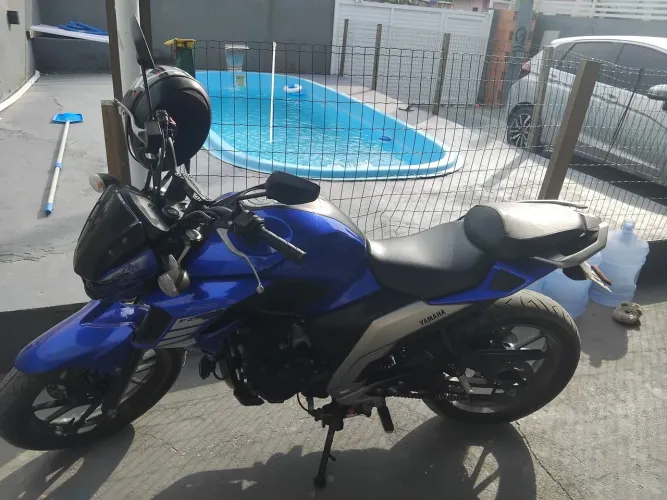 Moto fazer 250 - 18.000,00