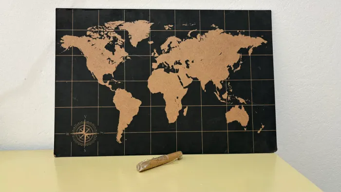 (Avaria nas pontas) Quadro decorativo mapa mundi em Mdf com avaria 