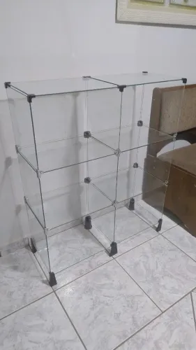 Estante mostruário de vidro 1 x 0.80