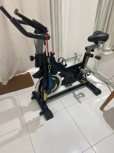 Bicicleta ergométrica nova