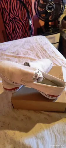 Tênis Rainha Iate Slip-On Branco - Clássico, Confortável e Estiloso número 43