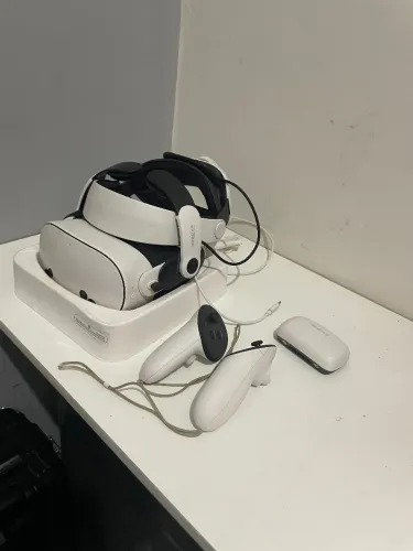 Meta Quest 3s + Strap Bobo VR e bateria extra