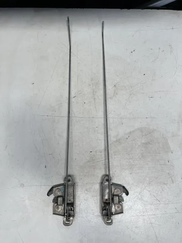 Par Fechadura Varão Tampa Traseira Fiat Strada 2022 Original