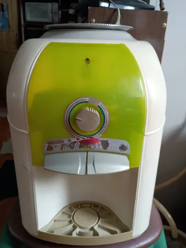 Bebedouro de mesa Esmaltec