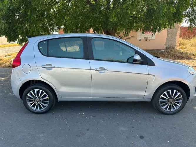 Fiat Palio Attractive 1.0 EVO Fire Flex 8V 5P 2013