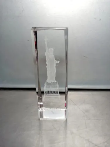 Peso p/ Papel Cristal Estátua Liberdade