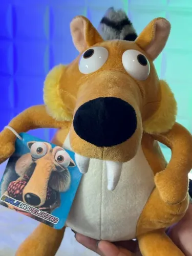 Pelúcia Era do Gelo - Scrat Esquilo - 27cm