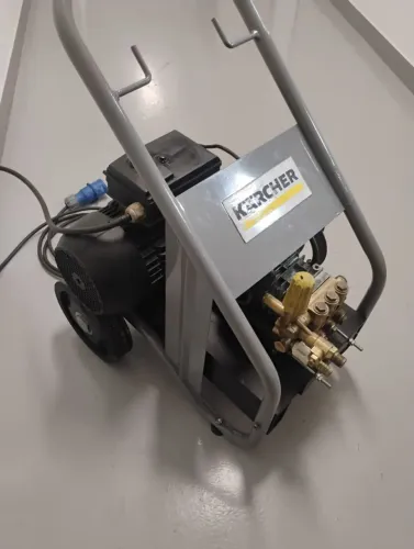 Lavadora de alta pressão Karcher 