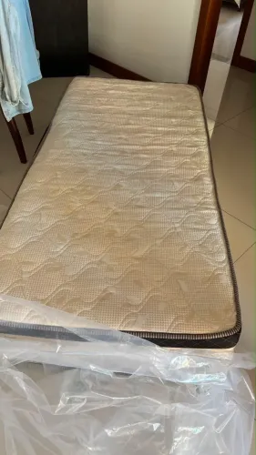 Cama box de SOLTEIRO - em ótimo estado!