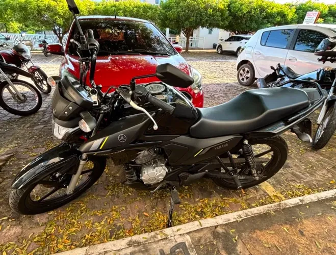 VENDO FACTOR 150CC PRETA ANO 2025 2025 SEMINOVA APENAS 9MIL KM