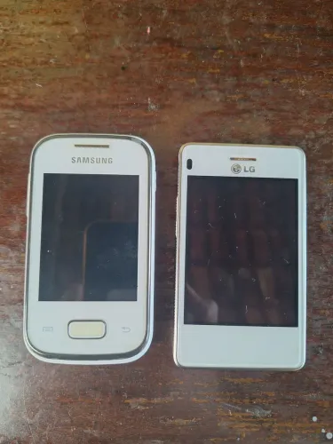 2 CELULARES ANTIGO (SANSUNG E LG)