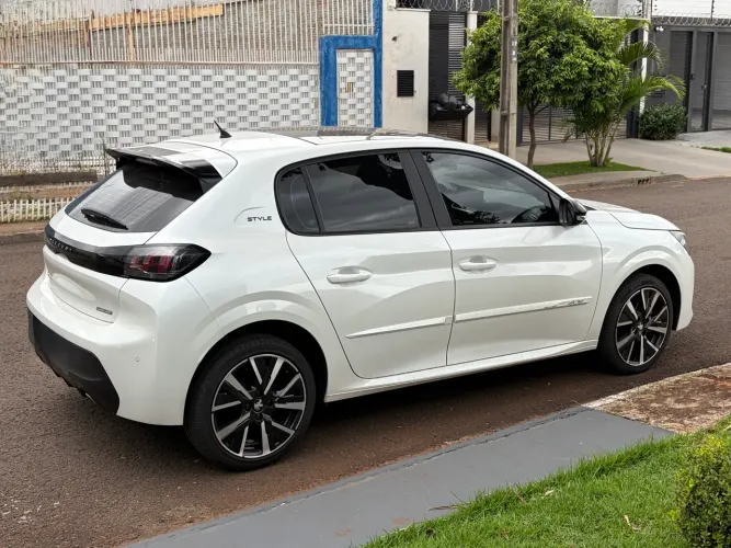 Peugeot 208 Style 1.0 Turbo Flex 5P Aut. 2024