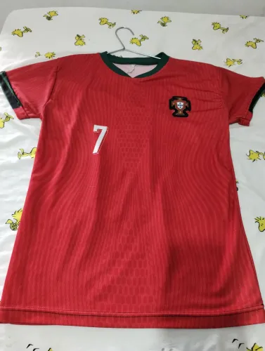 Camisa Ronaldo de Portugal tamanho P 15 reais estado bom