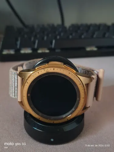 Samsung Galaxy Watch de 42mm na cor rose gold