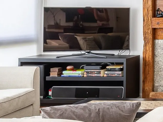 Vendo móvel para TV e aparelhos eletrônicos