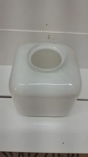 Cúpula de vidro quadrada bordas arredondadas boca 15 28x28 leitosa opalina