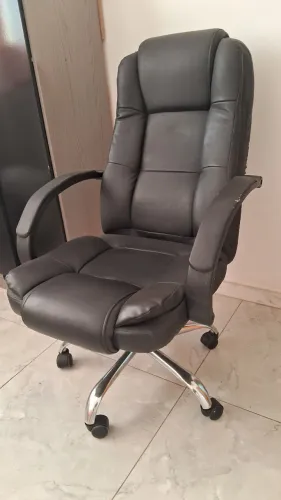 Cadeira para escritório estilo "Presidente"