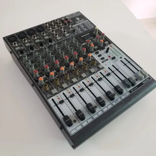 Mesa de Som Behringer Xenyx 1204 FX 8 canais com Efeitos [LEIA O ANUNCIO]