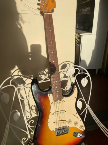 Guitarra Stratocaster Memphis by Tagima
