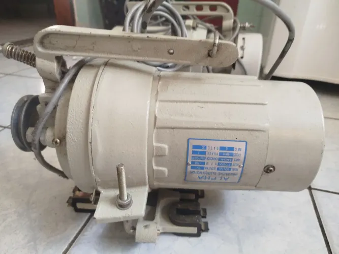 Motor máquina industrial bivolt usado