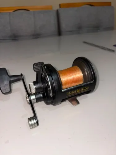 Carretilha penn 25 gls perfil alto 