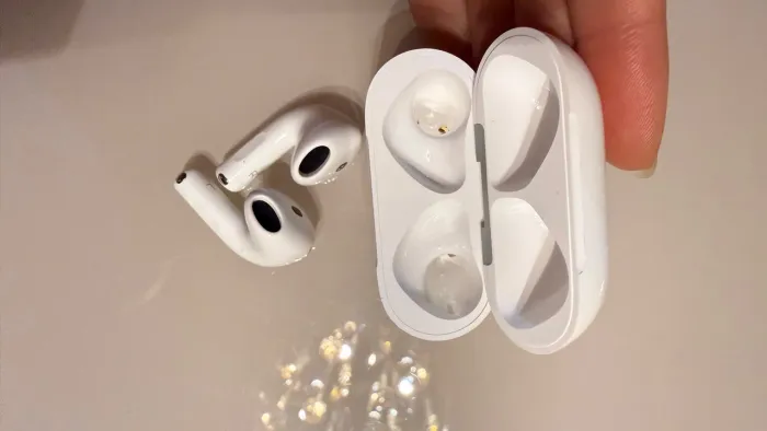 AirPods 4 com Cancelamento Ativo de Ruído