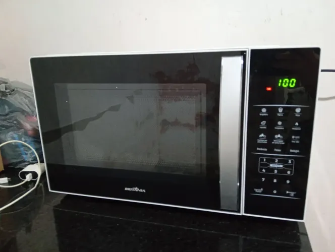 Microondas novo usado só 2 meses